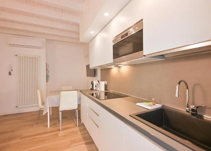 Sweetly In The Walled With Wifi E Ac Apartamento Como